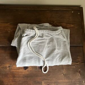 Aerie Offline Grey Sweatpants Joggers L Short